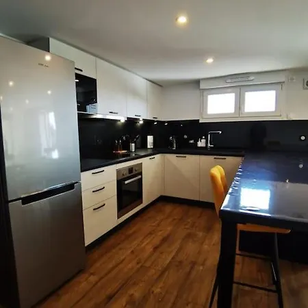 Neuf Vue Lac Apartment *